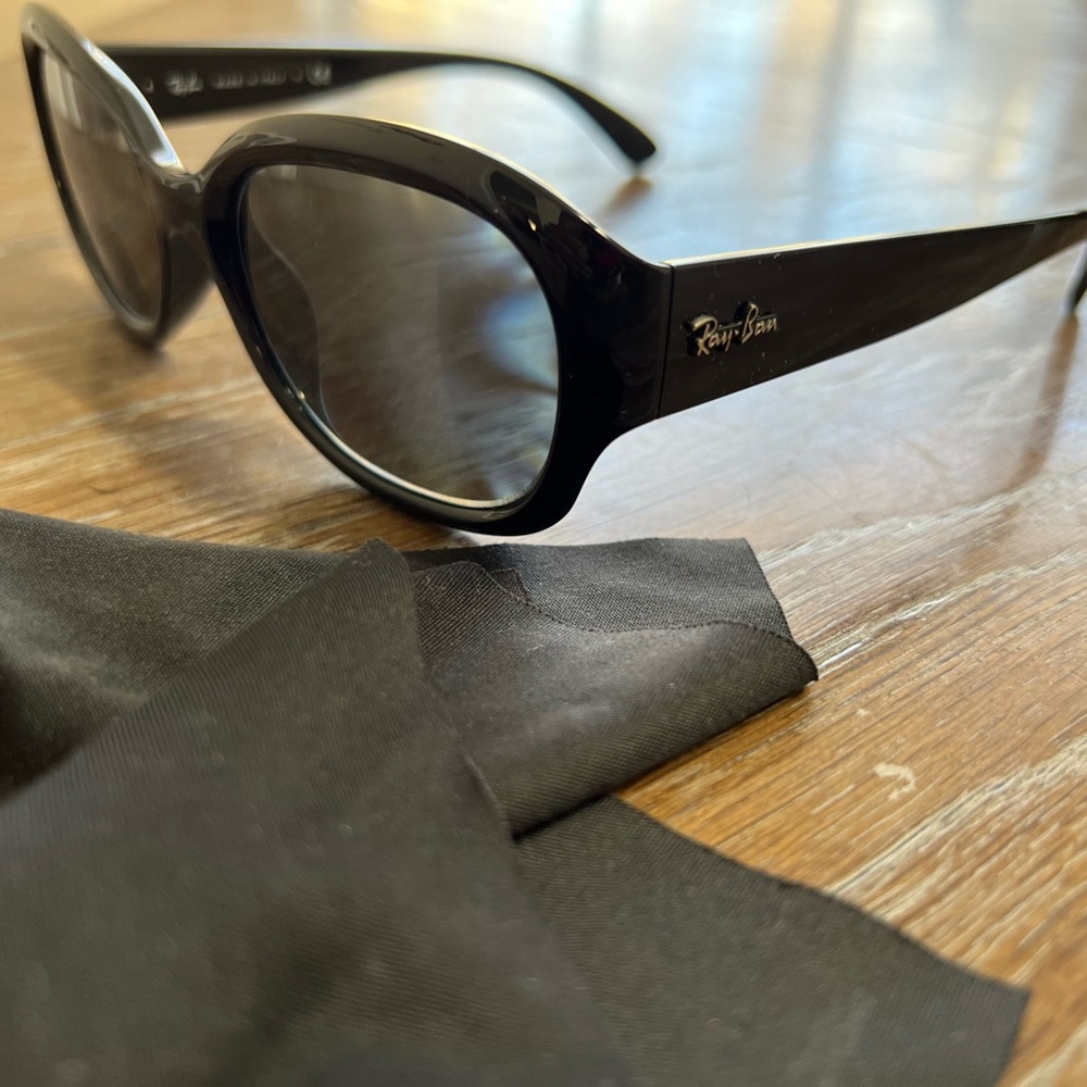 Ray-Ban Shades – Black Frames and Lenses
(Prescription can be changed )